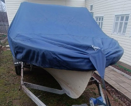 Транспортировочный тент для лодки с рулем и стеклом Амур М